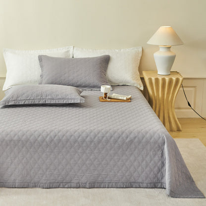 Gepatchtes Bettüberwurf-Set mit Rauten-Matelassé-Textur und maßgeschneidertem Saum