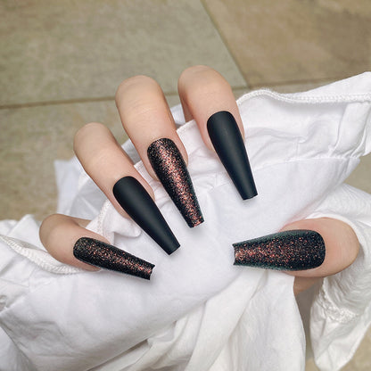 Elegante Matte Stiletto Nagelerweiterungen