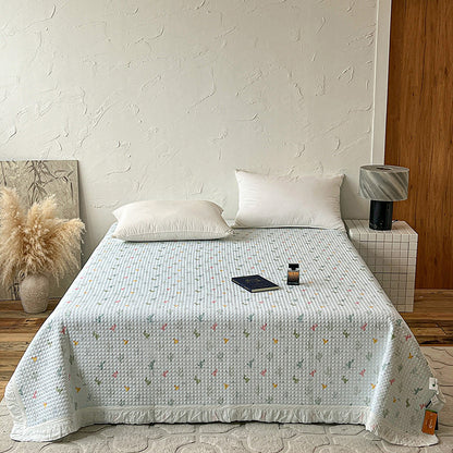 Gesteppte Bettdecke mit Rüsche und Miniblumenmuster