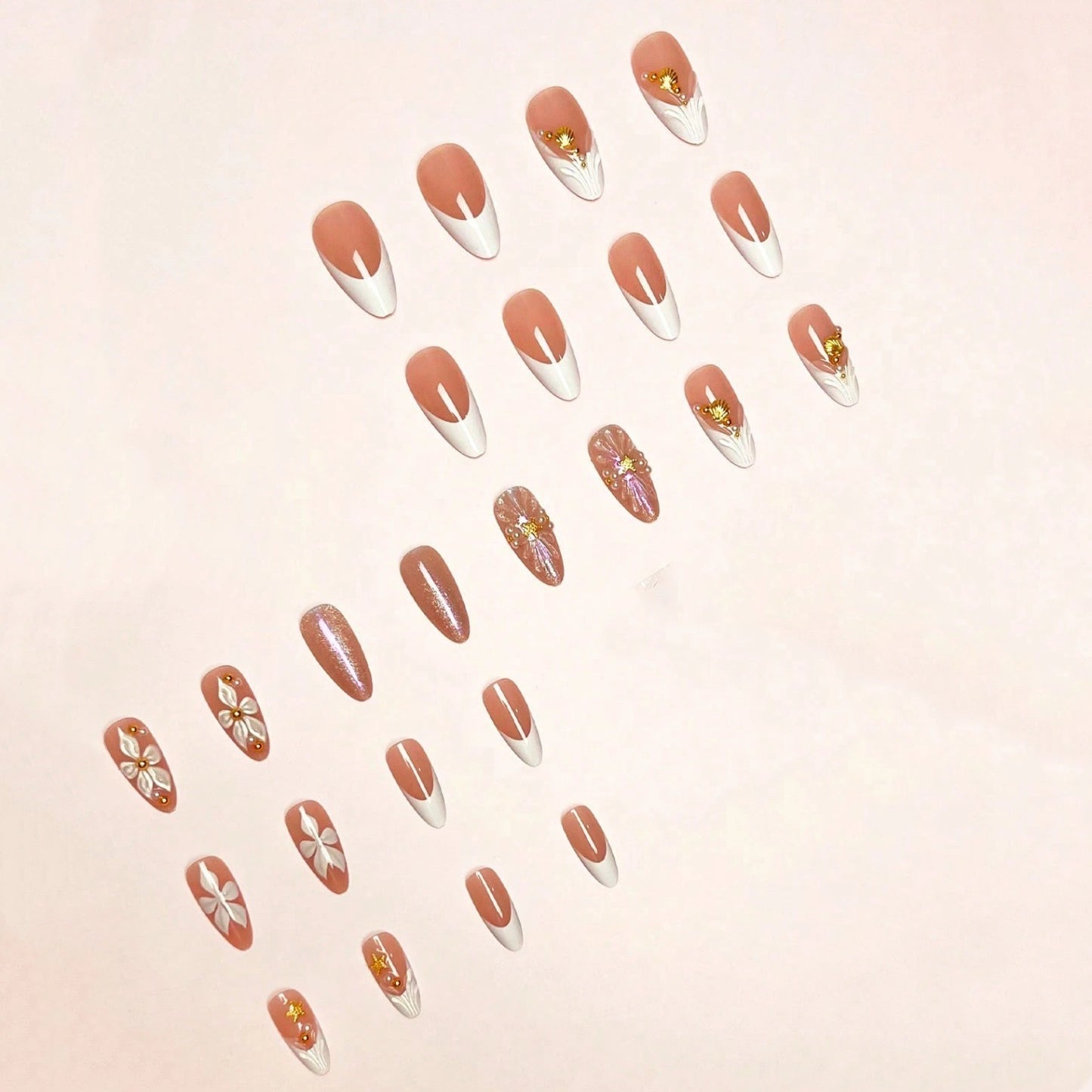 Glamouröse Florale Stiletto Press-On Nagel Set Brehn