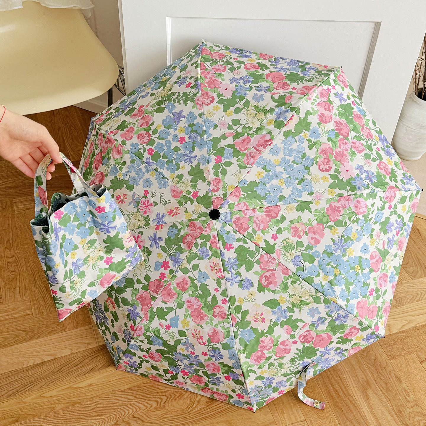 Damen Faltbarer Regenschirm mit exquisitem floralen Design Brehn