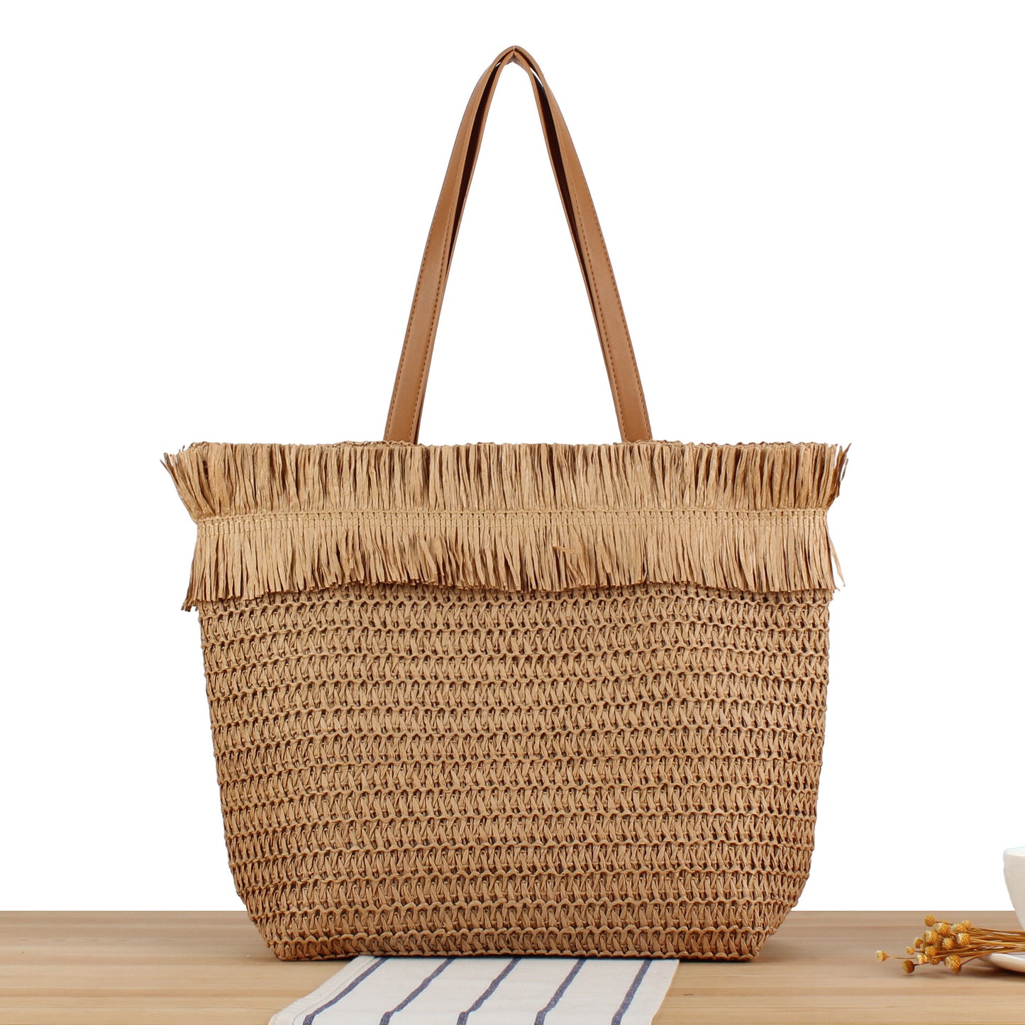 Strandtasche Aus Handgewebtem Naturmaterial mit Fransenverzierung Brehn