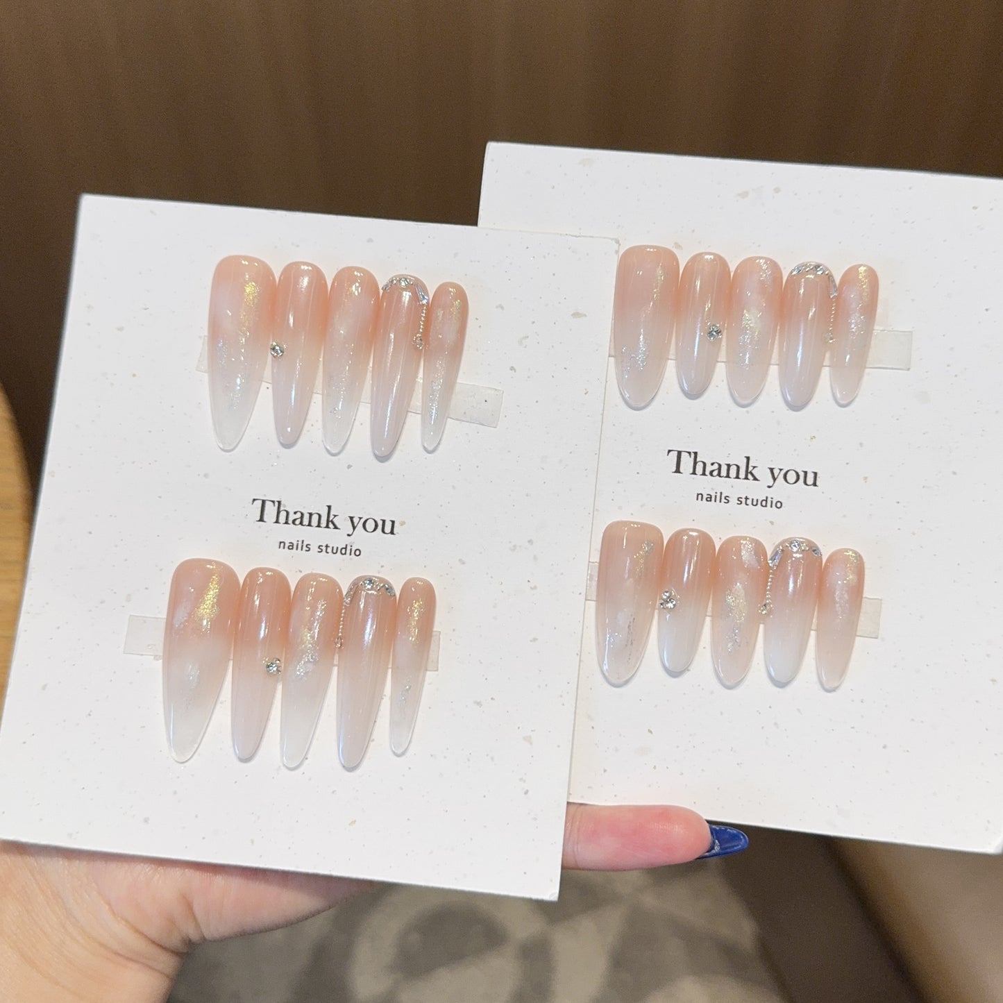 Kunstnagelset mit Eleganten Glitzerakzenten Brehn
