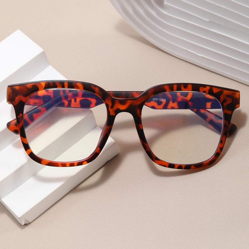 Damen Designer-Brille mit elegantem quadratischen Rahmen und modernen Akzenten Brehn