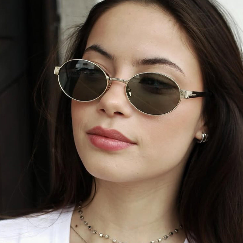 Damen runde Brille mit elegantem Metallrahmen und verstellbaren Nasenpads Brehn