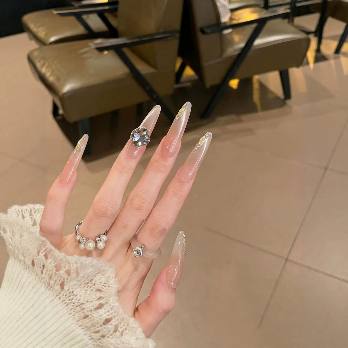 Wiederverwendbares Stiletto Nagelkunst Set mit eleganten Strassverzierungen Brehn