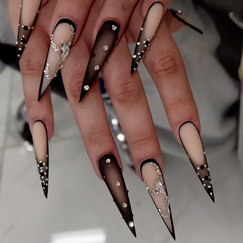 Stiletto Press-On Nagelkunstset mit eleganten Strassverzierungen Brehn