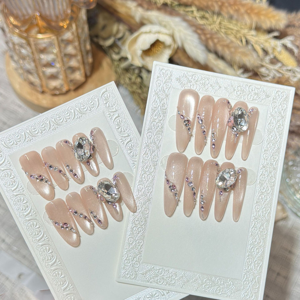 Glamouröse mit Strass verzierte Stiletto Press-On Nägel Brehn