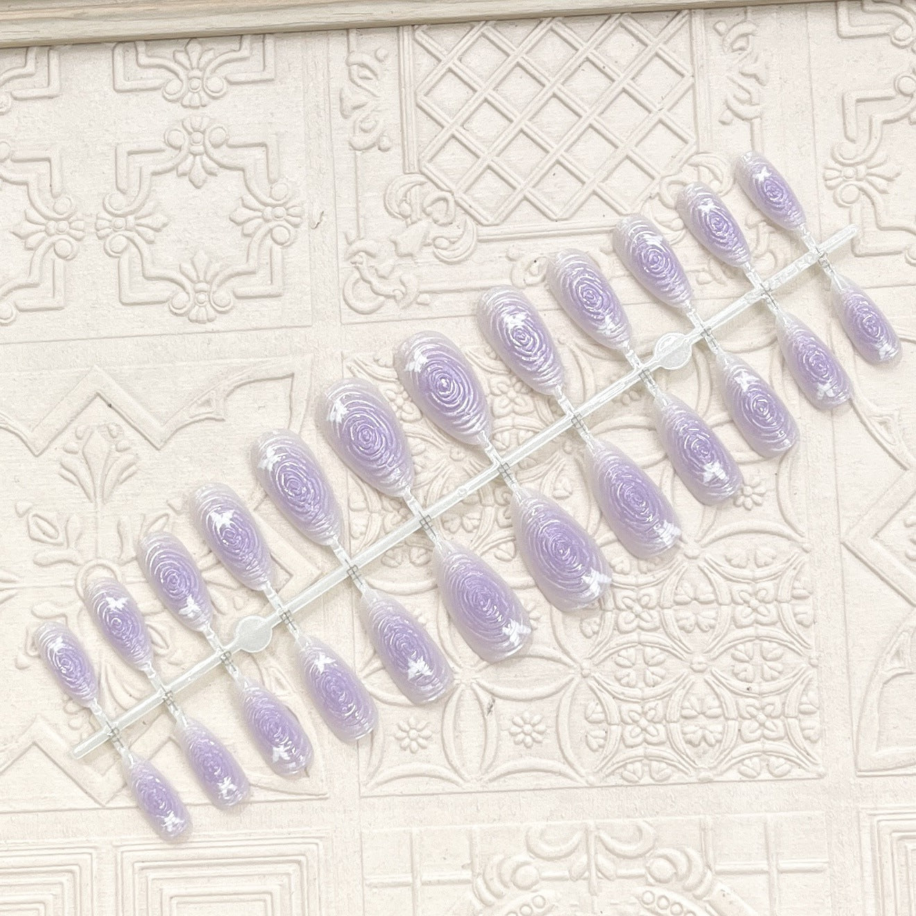 Künstlerisches floral-akzent druck auf nagelset Brehn
