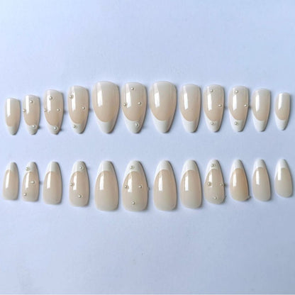 Elegantes French Tip Acrylnagelset