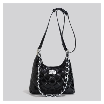 Gepolsterte Schultertasche mit Kettengriffen Brehn