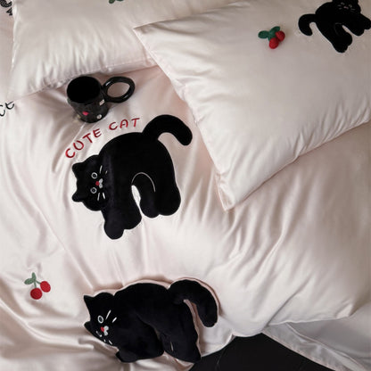 Baumwollsatin Bettbezug und Kissenbezug Set mit gestickten verspielten Katzen- und Kirschmotiven