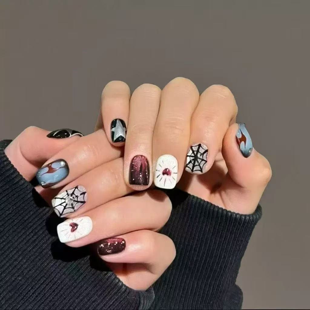 Themed Press-On Nail Set Brehn