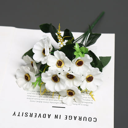 Dekorative Blumenstrauß für die Wohnkultur Anzeige