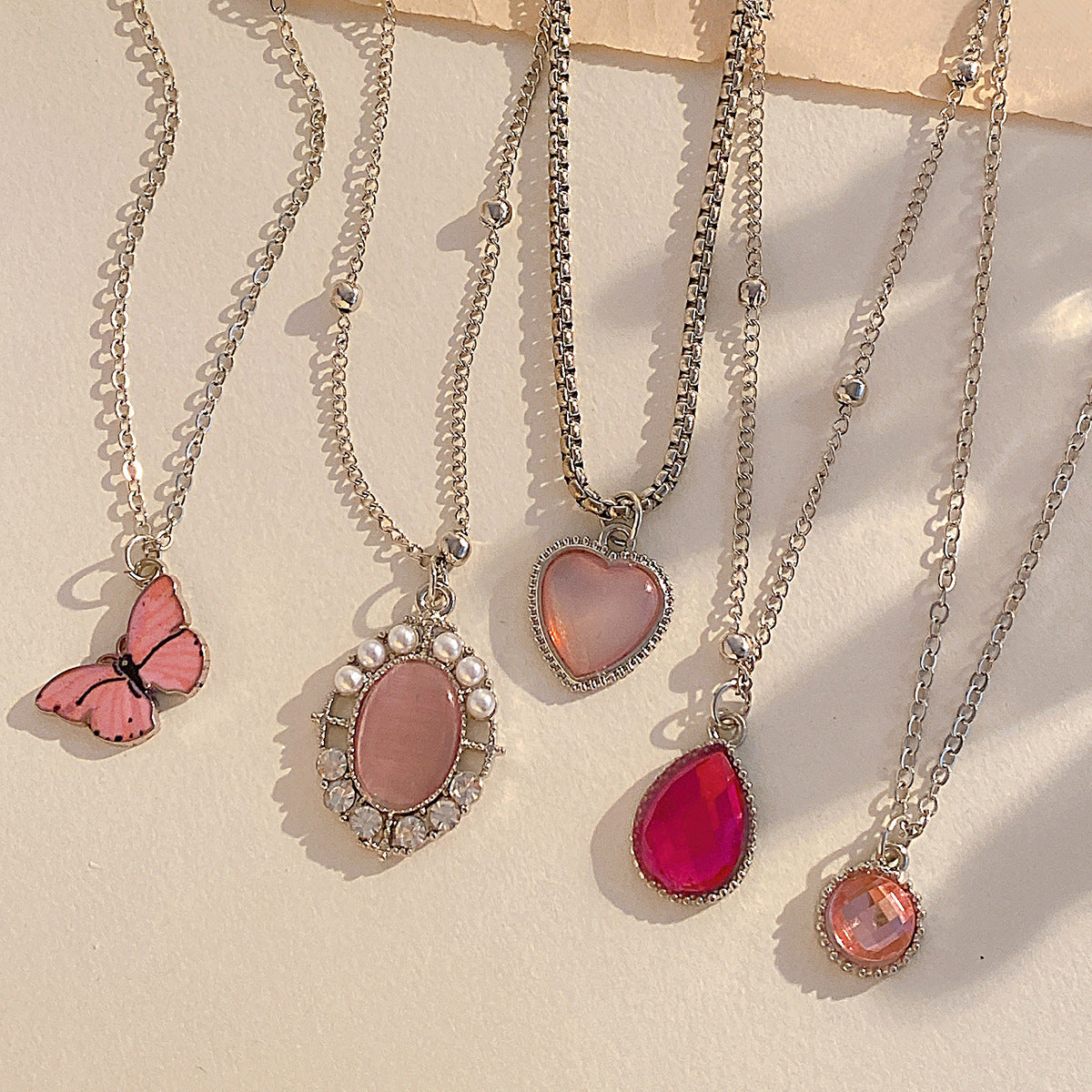 Charmantes Anhänger-Neklace-Set Brehn