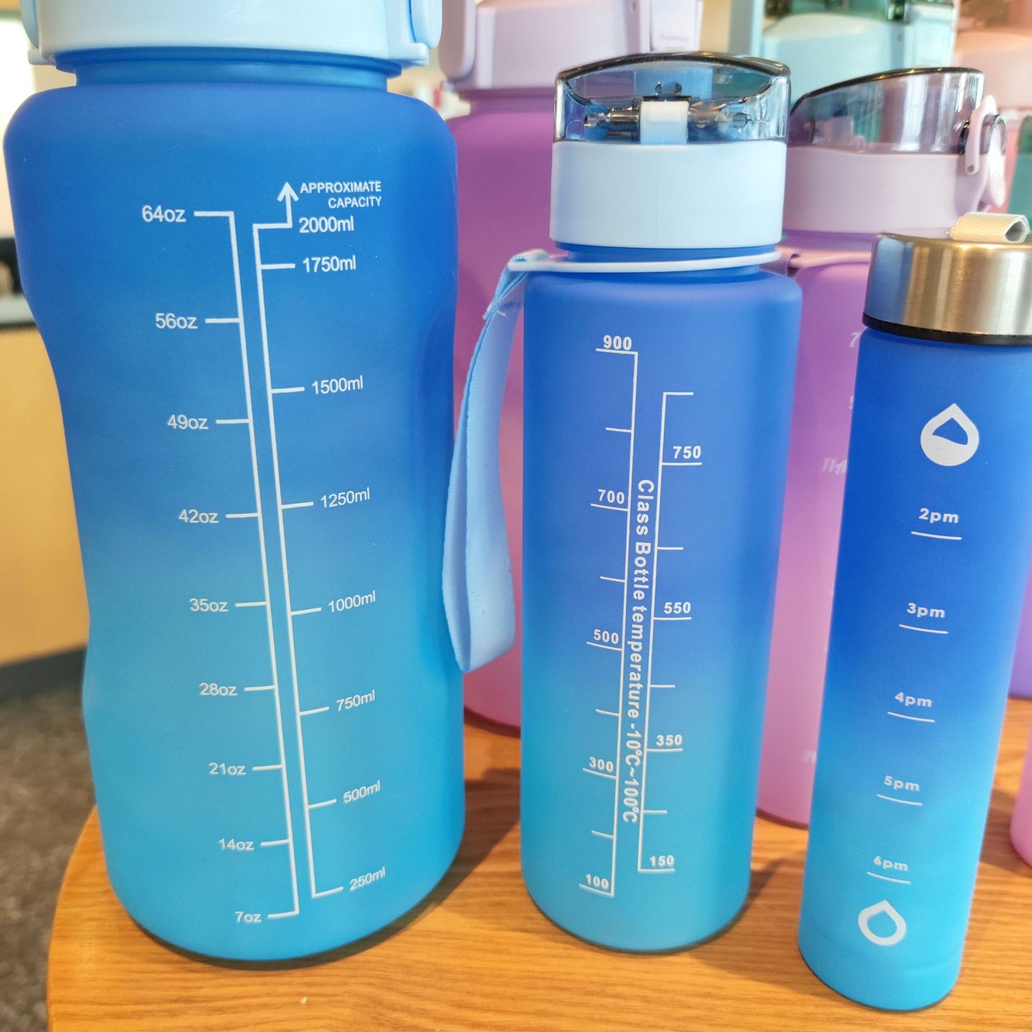 Damen Motivierende Trinkflasche mit Zeitmarkierungen Brehn