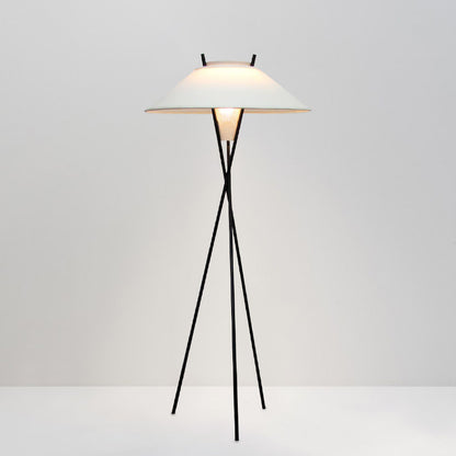 Moderner Minimalistischer Dreibein Stehlampe