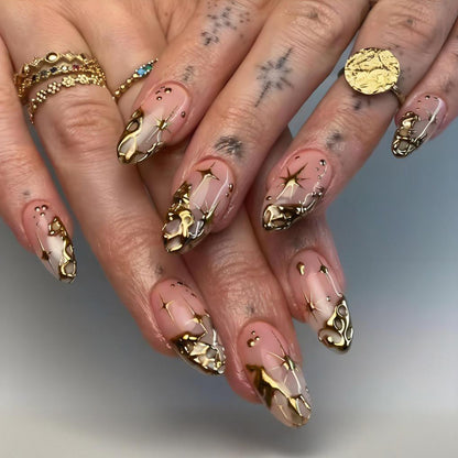 Kunstnagelset mit Glamourösen Goldakzenten und Eleganten Designs Brehn