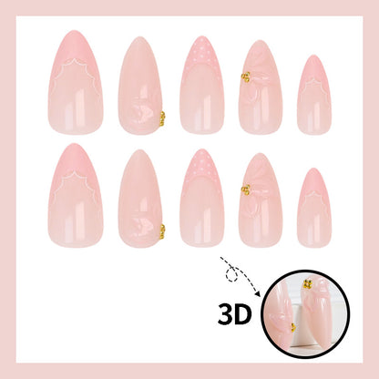 Kunstnagelset mit zarten Blütenverzierungen und elegantem Glanz Brehn