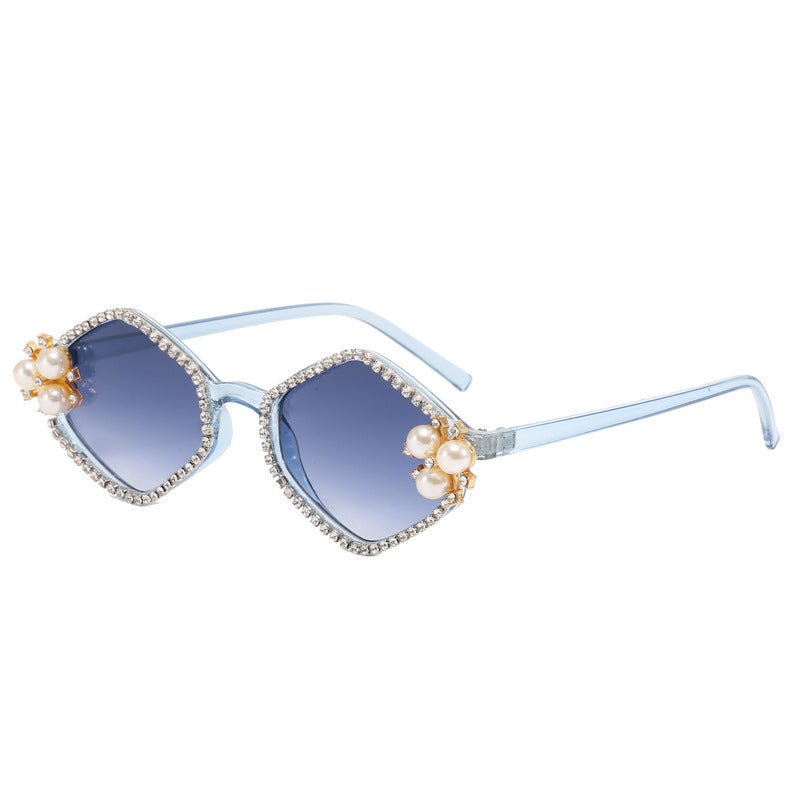 Damen extravagante Sonnenbrille mit glamourösen Perlendetails Brehn