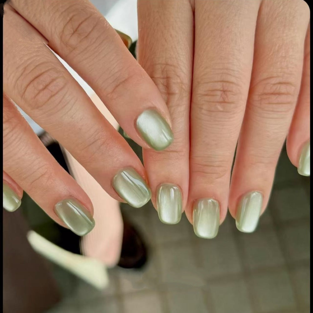 Stilvolle Kunstnägel mit Elegantem Hochglanz-Finish Brehn