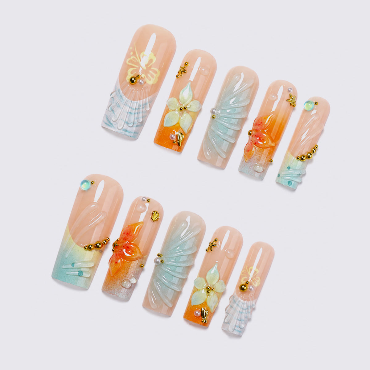 Kunstnagelset mit floralen und luxuriösen Verzierungen Brehn