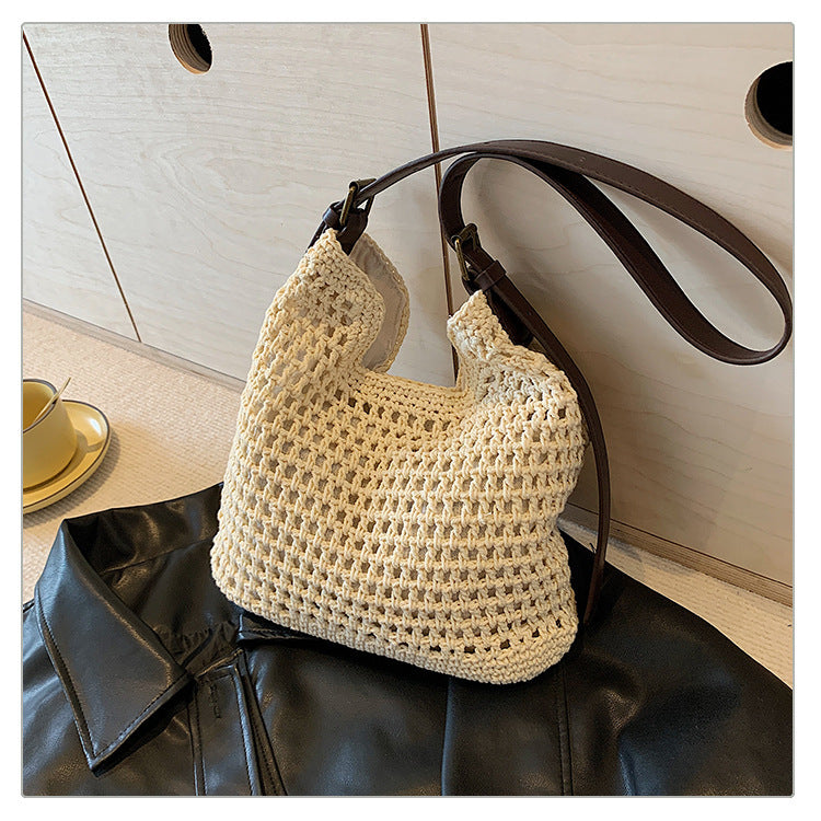 Handtasche mit Genieteten Details Brehn