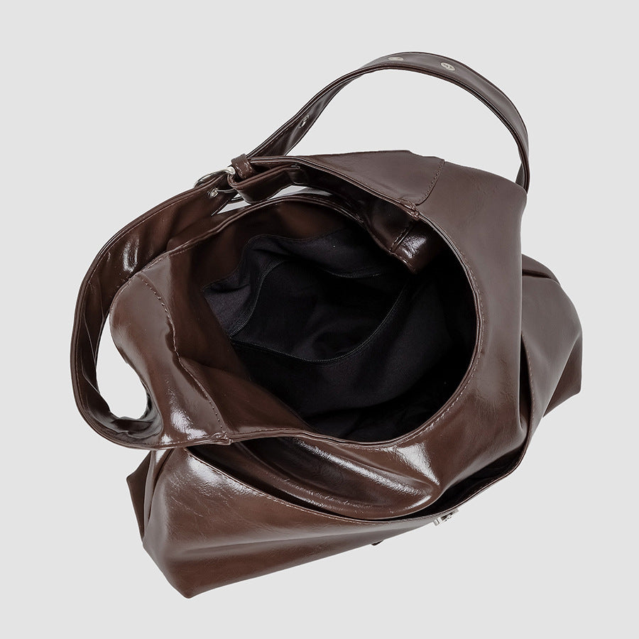 Elegante Lackleder Hobo Tasche