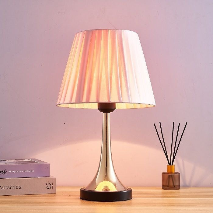 Elegante moderne Tischlampe