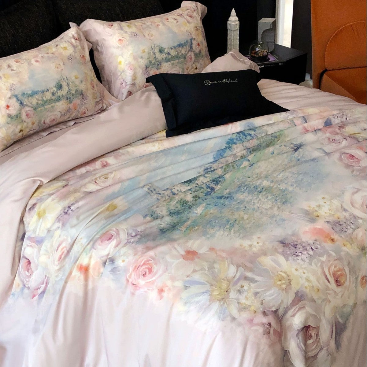 Floral Watercolor Satin-Feel Bettbezug Set mit wendbarem einfarbigen Rücken und Kissenbezügen