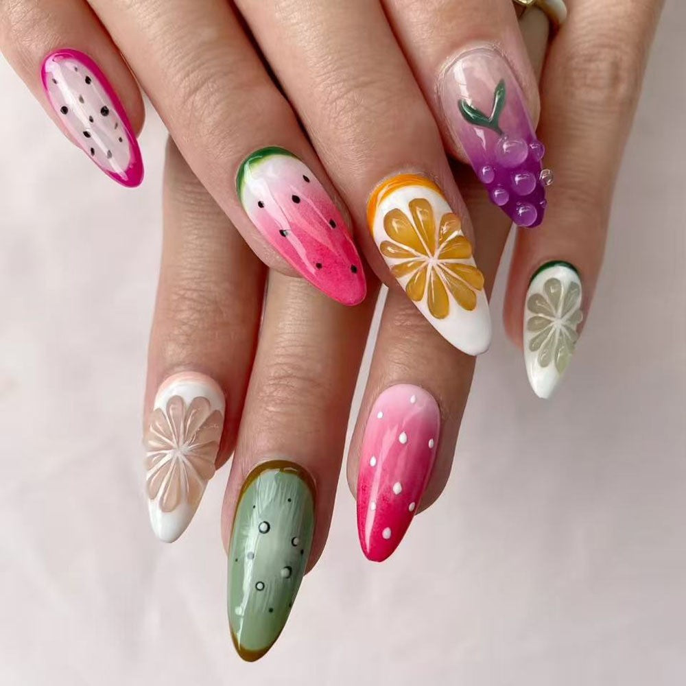 Elegante Kunstnägel mit Botanischen Designs Brehn