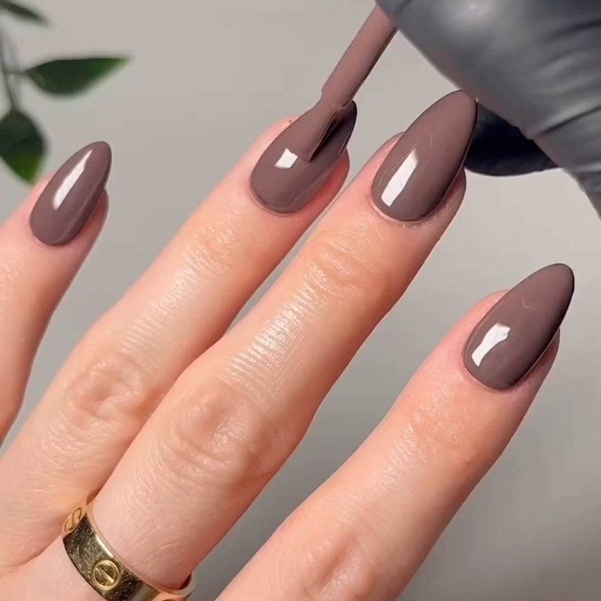 Hochwertige Nagelverlängerungen im eleganten Mandelform Brehn