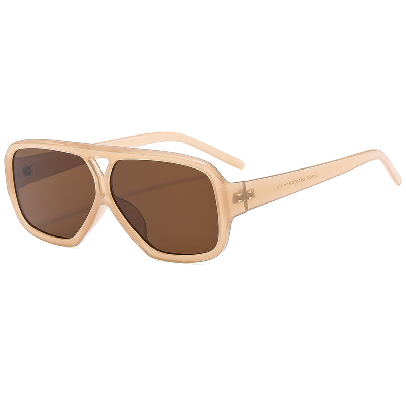 Damen modische oversized Sonnenbrille mit breitem Rahmen und schützenden Gläsern Brehn