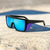 Damen Sportsonnenbrille im modernen Design mit breitem Rahmen und polarisierenden Gläsern Brehn