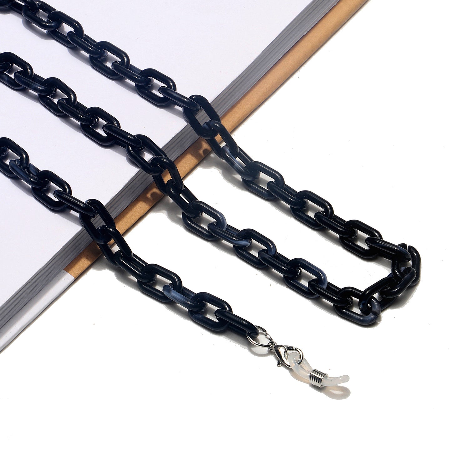 Stylischer Chain Eyewear Holder Brehn