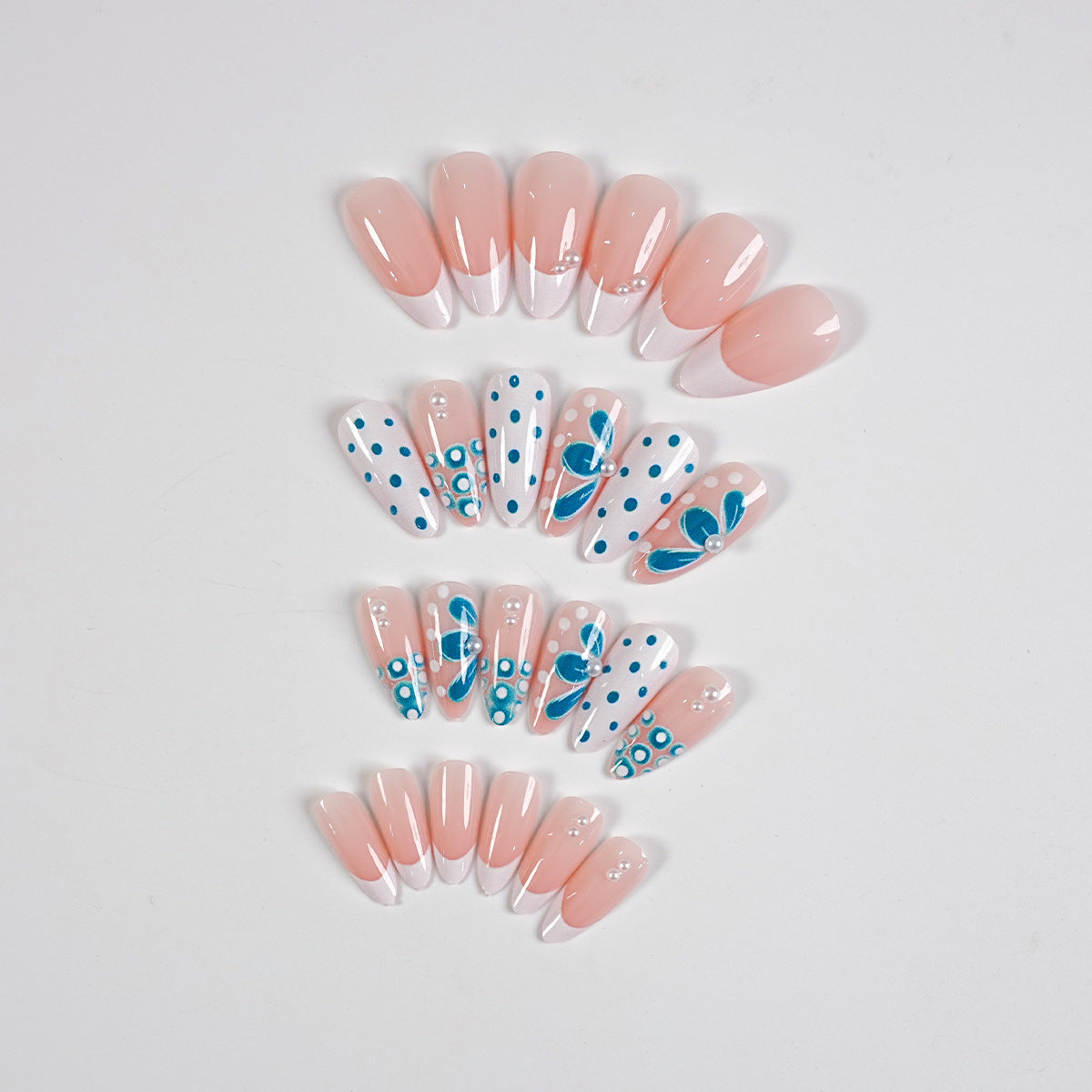 Komplettes Press-On Nagelkunst-Set mit Zubehör