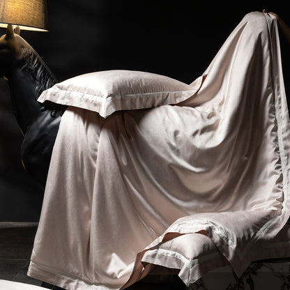 Luxuriöses Satin-Bettwäsche-Set mit kontrastierender Zierborte