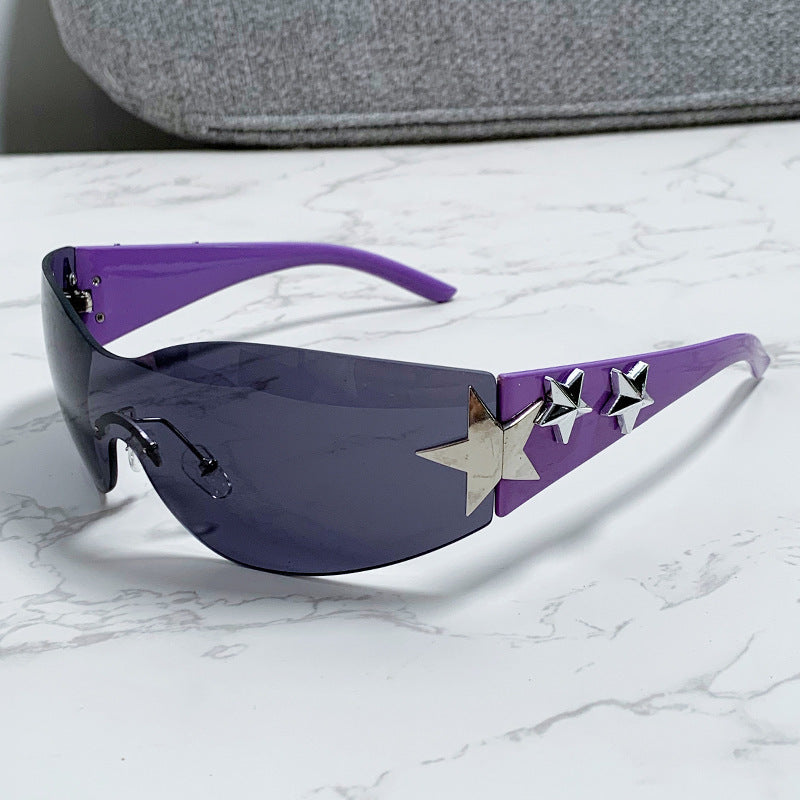 Damen futuristische Sonnenbrille mit auffälligem Design und modischen Akzenten Brehn