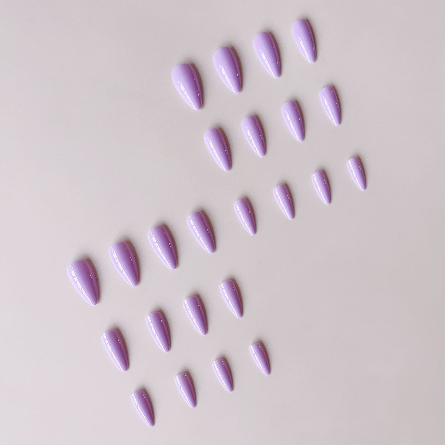 Kunstnagelset für trendige Nageldesigns Brehn