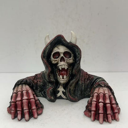 Dekorative Totenkopfstatue Brehn