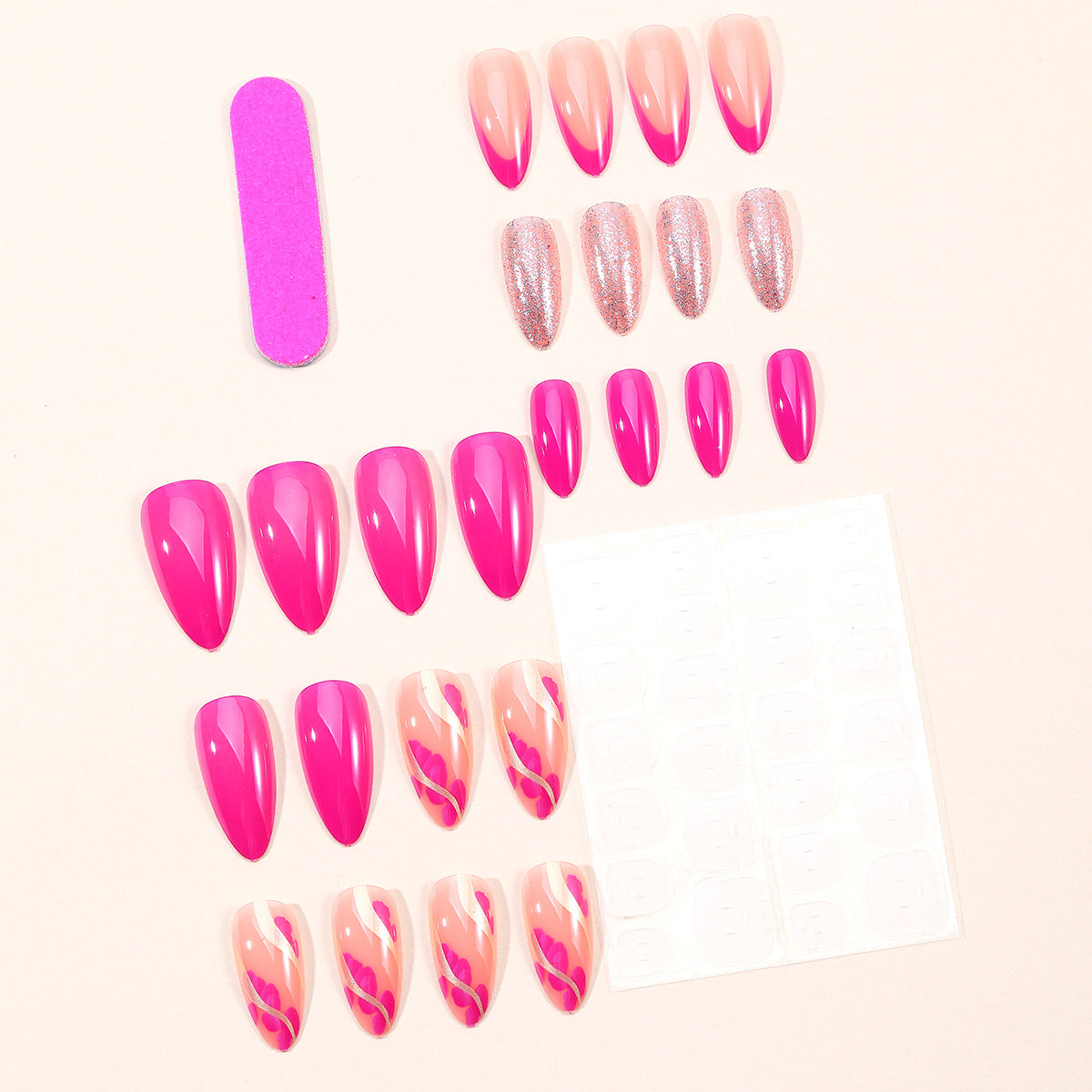 Dekorativer Nagelkunst-Kit mit floralen Akzenten Brehn