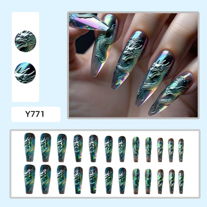 Kunstvolle 3D Nagelkunst Brehn