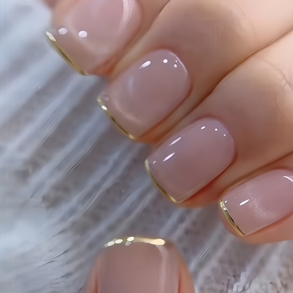 Elegante glänzende französische Nagelspitzen Brehn