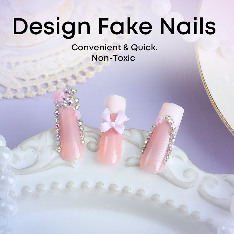 Kunstnagelset mit zarten Details und glamourösen Verzierungen Brehn