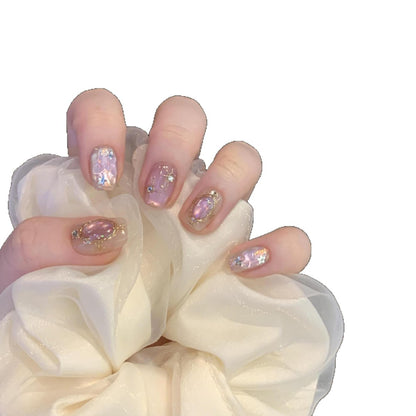 Glamouröse Nagelkunst mit Glitzereffekt Brehn