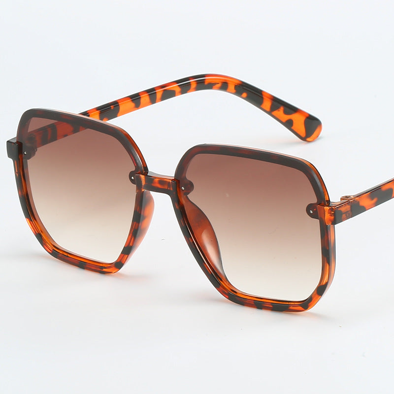 Damen geometrische Sonnenbrille im modernen Design Brehn