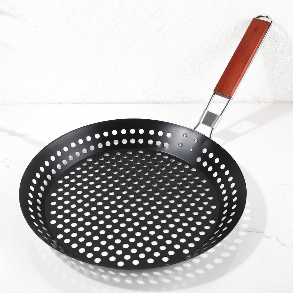 Perforierter Grillkorb Aus Stahl mit Klappbarem Holzgriff Brehn