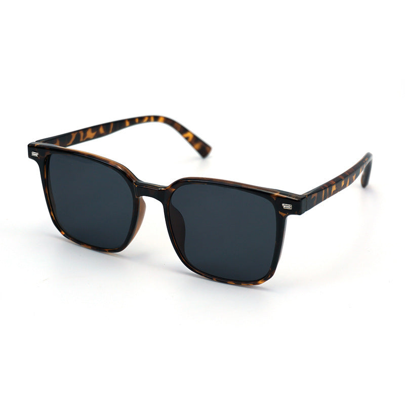 Damen Quadratische Sonnenbrille mit modernen Akzenten Brehn