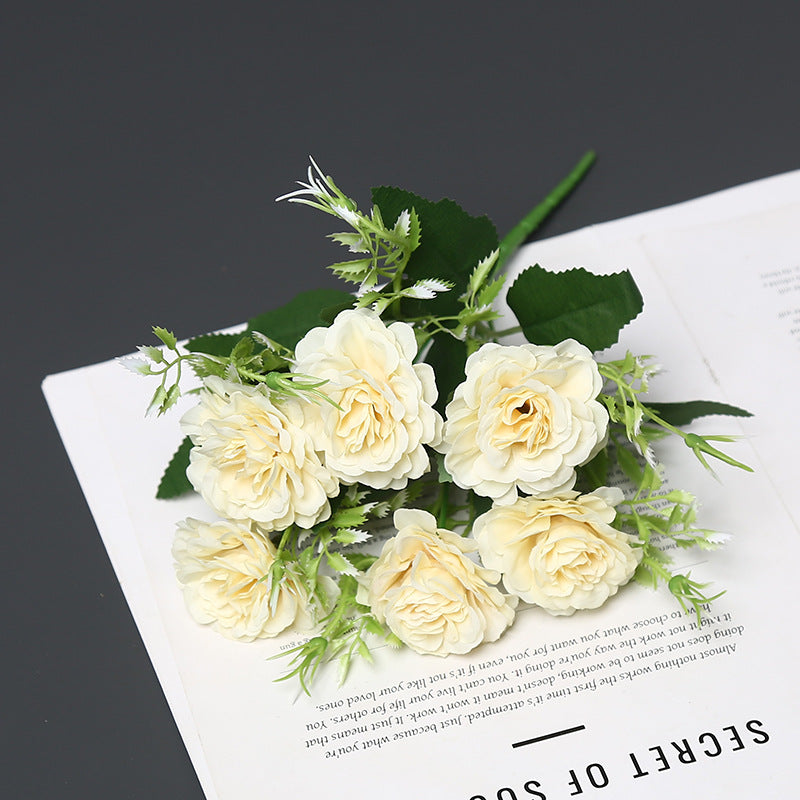 Künstliches Blumengesteck für Tischdekoration