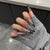 Kunstnagelspitzen mit Elegantem Designs und Glitzerakzenten Brehn
